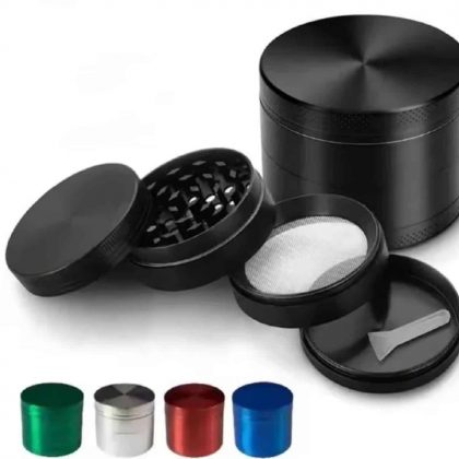 Black pepper grinder with multiple grinding options for fresh seasoning.